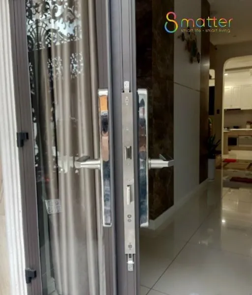 chất liệu cửa khung nhôm