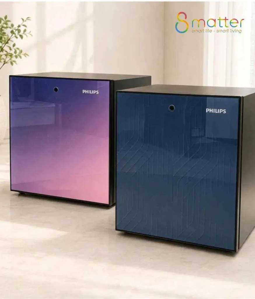 Hai chiếc két sắt Philips màu tím và màu xanh navy đặt cạnh nhau